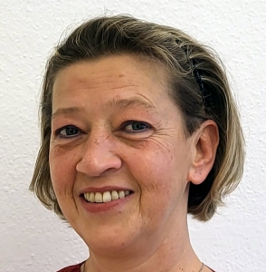 Frau Manuela Müllner